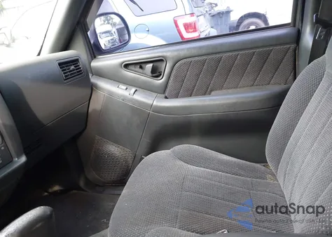 1997 Chevrolet Blazer Ls from USA, damaged, VIN 1GNDT13W2V2176484